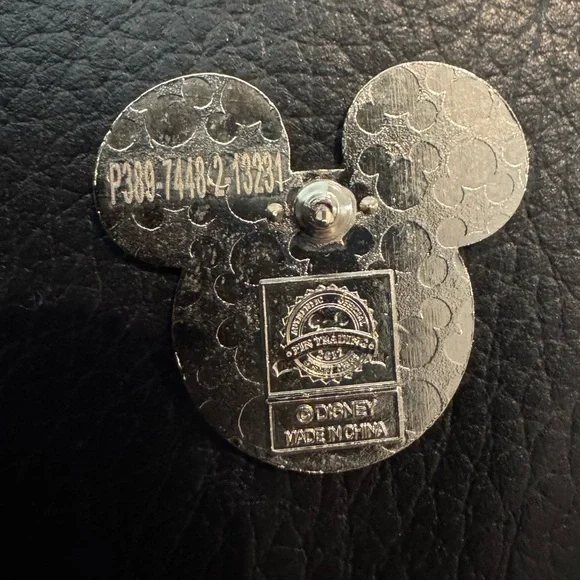 Mickey Icon Mickey Mouse Ears Disney Pin Black Red And White - Picture 2 of 2